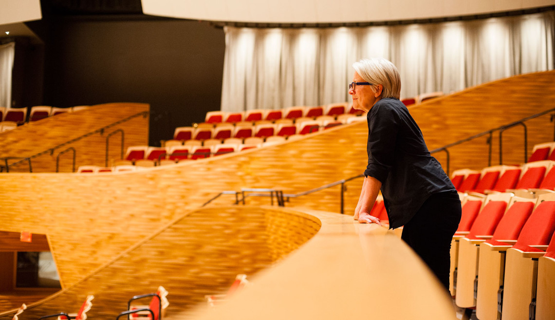 Visiting Artist Ann Carlson views a rehearsal of The Symphonic Body: Stanford.