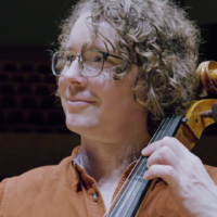 Cellist Joshua Roman visits Stanford